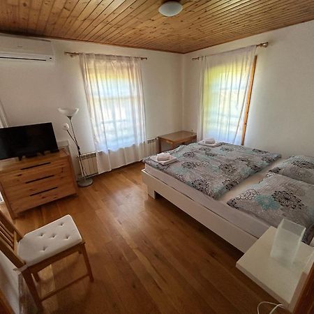 Stres-Less Sunny Apartments Kobarid Bagian luar foto