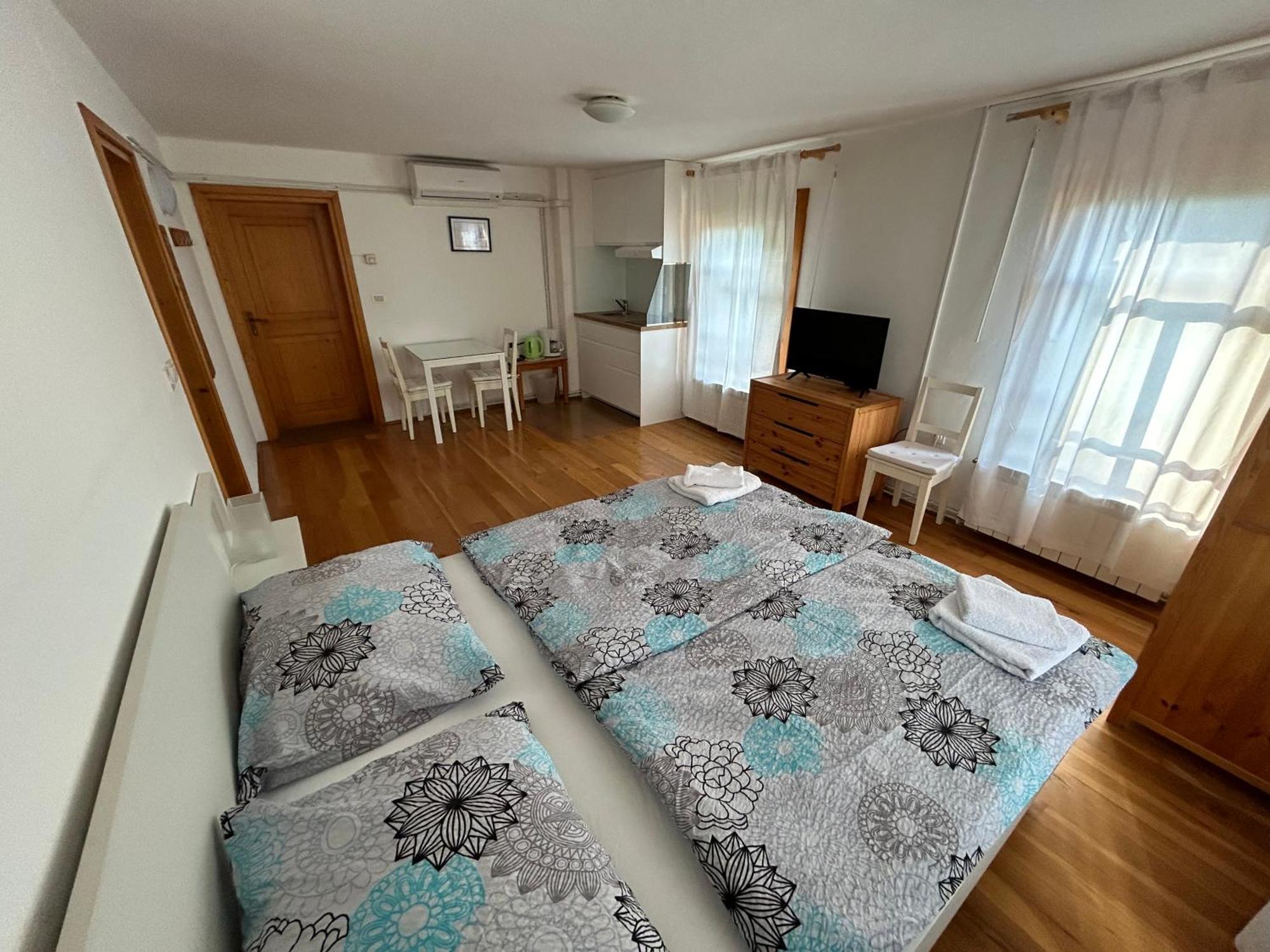 Stres-Less Sunny Apartments Kobarid Bagian luar foto